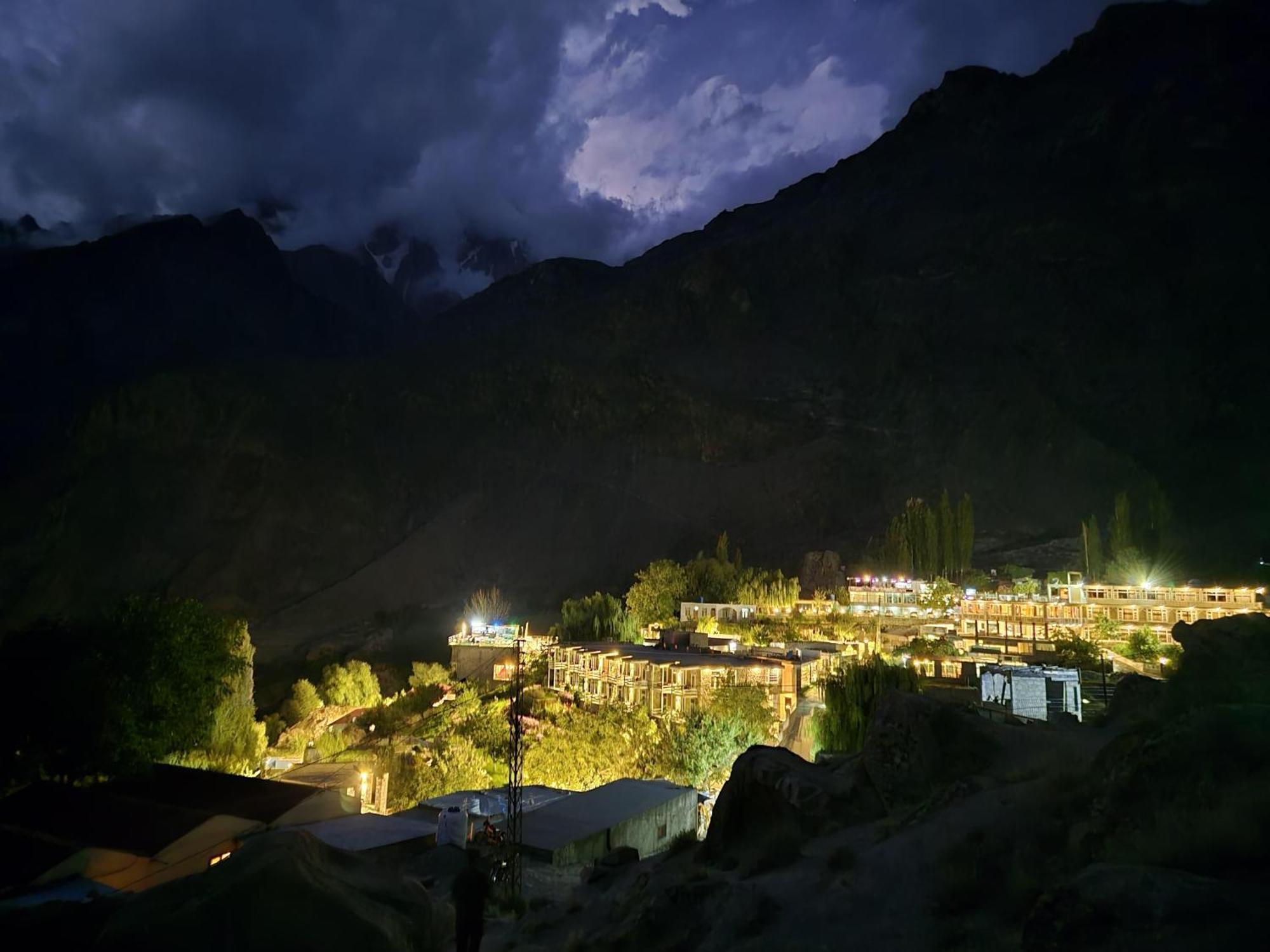 Hunza Roof Hotel Karimabad (Hunza) 객실 사진